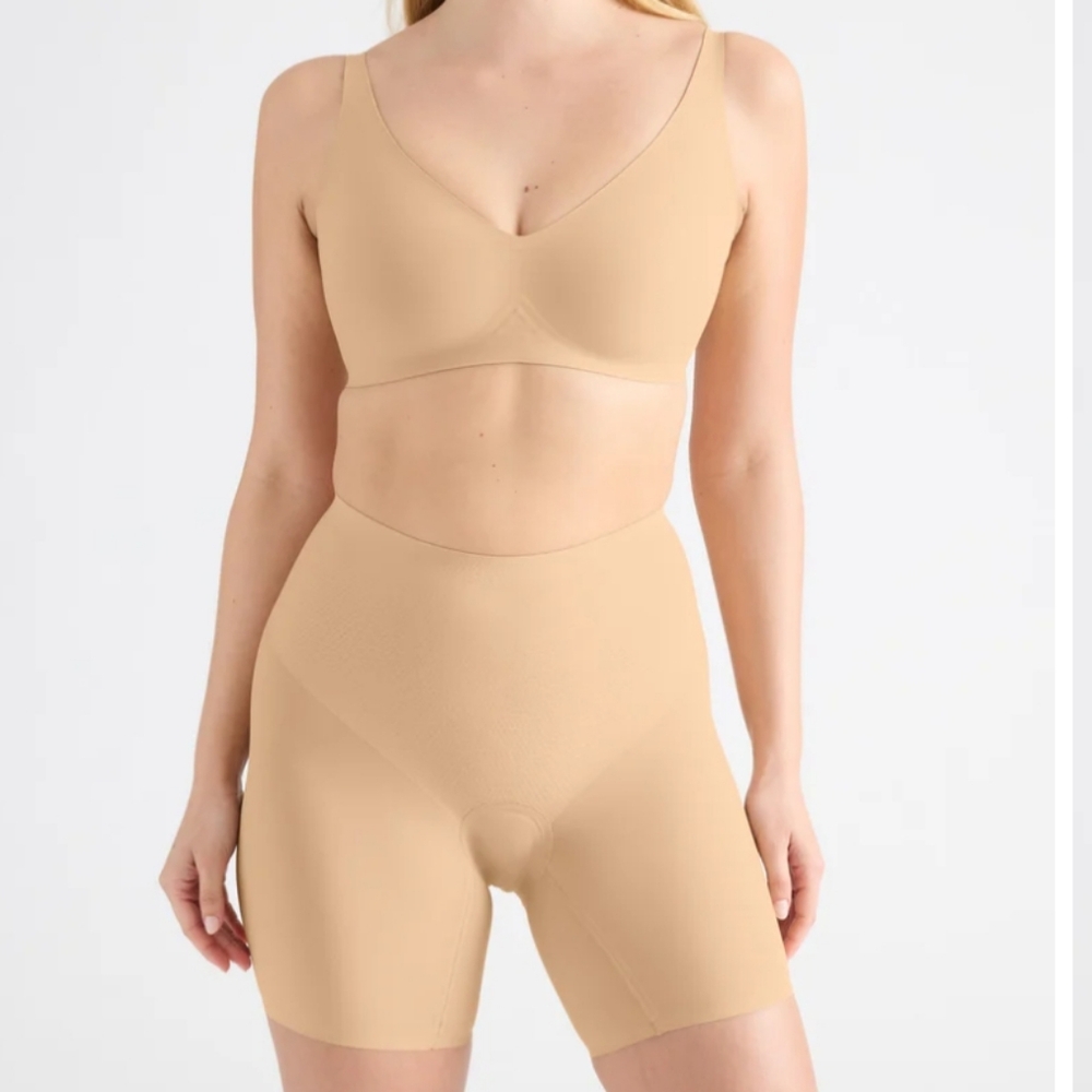 KNIX Size Large Leakproof Contour Thigh Saver 6- Shade "Warm Sand"